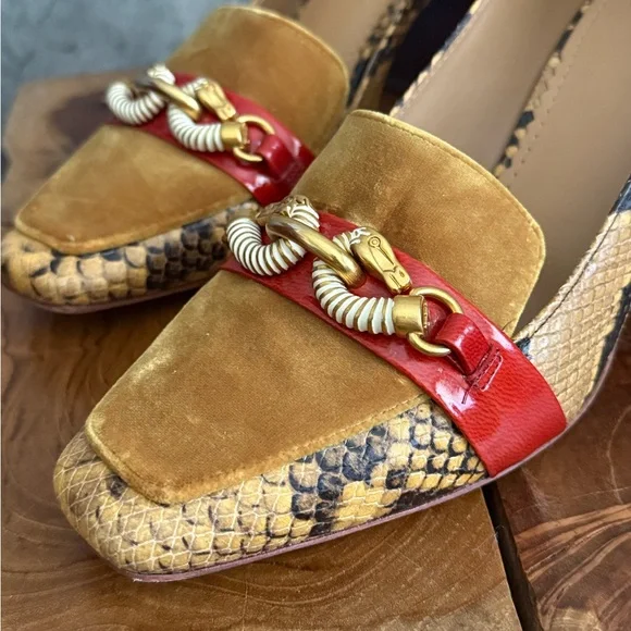 TORY BURCH loafers Stylish Snake Print Heels with Gold Accent - Picture 10 of 14